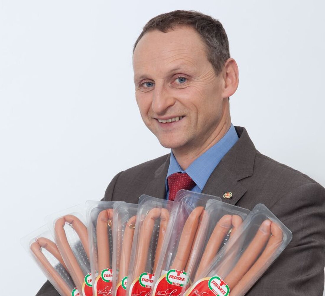 112 Jahre nach der Gründung startet Trünkel, der Fleisch- und Wurstwarenspezialist aus Wien, mit der Michael Trünkel GesmbH neu durch, mit wesentlichen Neuerungen: Die Produktion wurde ausgelagert, das Filialgeschäft geschlossen und das Sortiment auf Kernkompetenzen zurückgeschraubt.