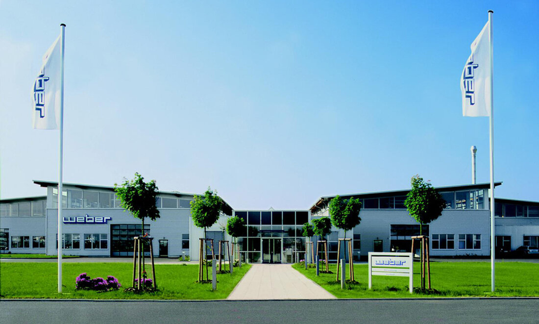 Die Unternehmensgruppe Weber Maschinenbau und ihre Mitarbeiter spendeten in einer spontanen Aktion über 16.000 Euro für die Flutopfer