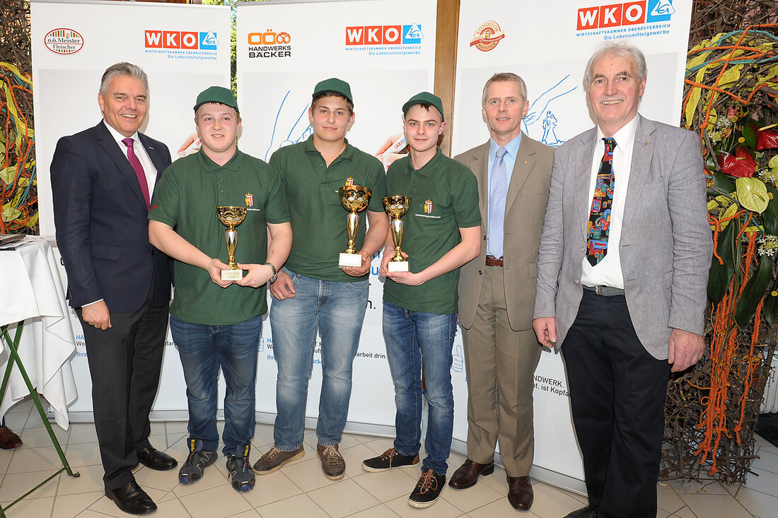 Roland Schöffl vom Lehrbetrieb Fleischhauerei Ozlberger GmbH aus Hartkirchen ist Oberösterreichs bester Nachwuchsfleischer. Er gewann den Landeslehrlingswettbewerb der Fleischer.
