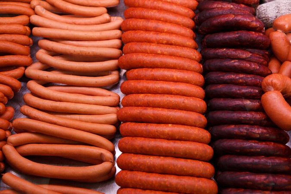 „Schwein gehabt” gilt derzeit für die heimischen Schweinebauern. Die afrikanische Schweinepest in China treibt seit Monaten die Preise hierzulande in die Höhe, nun kommt die Preissteigerung auch bei den Endverbrauchern an.