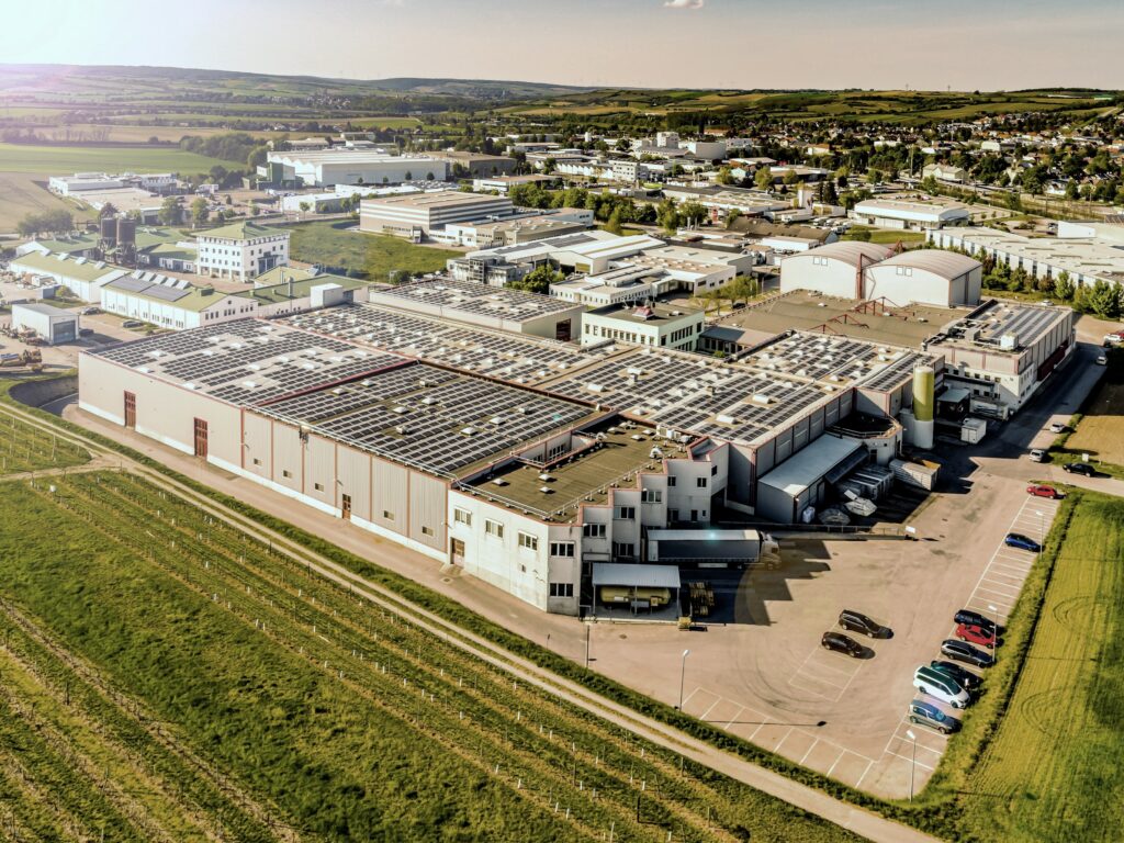 Der heutige Firmenstandort in Wolkersdorf spielt auf fast 6.000 m2 alle Stückl’n