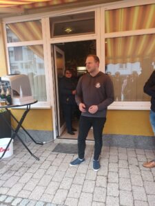 Am 1. April hat der junge Fleischermeister Christoph Kerschner seine Fleischerei „Der Fleischfürst“ in der niederösterreichischen Bezirkshauptstadt eröffnet. Es fanden sich viele Gratulanten ein