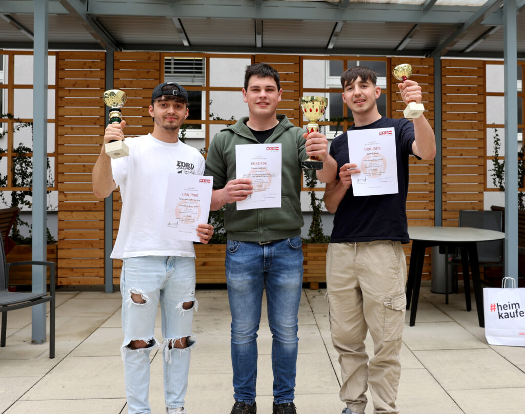 Kärntner Siegertrio 2025: Noah Alexander Lorbeg (2. Platz), Sieger Thomas Laubreiter (Mitte) und Mathias Bozic (Dritter).