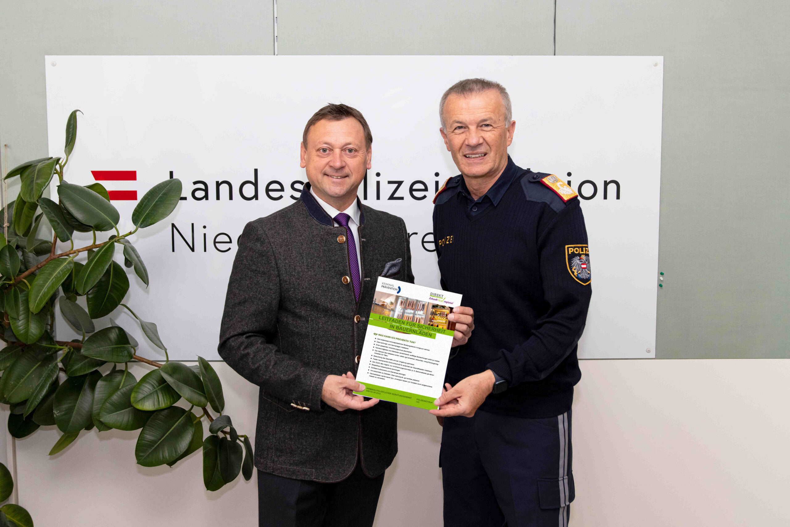 Obmann Abg.z.NR ÖkR Mst. Johann Höfinger, MBA und Landespolizeidirektor Franz Popp, BA MA (Bild: )