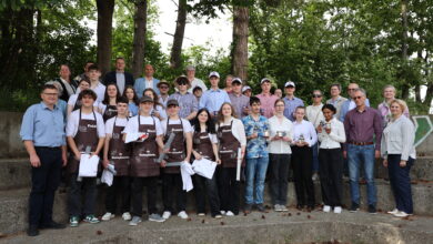 Satt und zufrieden mit den Leistungen: die Grill-Teams und die Jury. © Andrea Pascher