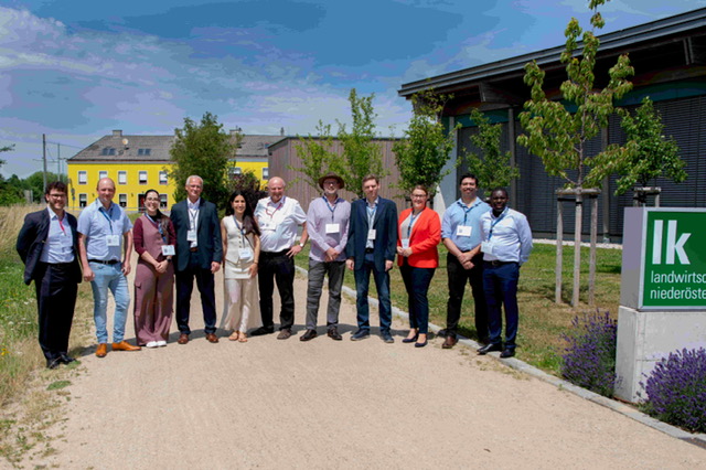 Die internationalen Referenten des Global Forums: Claus Deblitz, Victoria Rizzato, Mandes Verhaagh, Pu Hua, Craig Chibanda, Julia Barrio, Stefan Fischer, Konrad Blaas, Christina Mutenthaler-Sipek und Josef Hambrusch. © dielechnerei