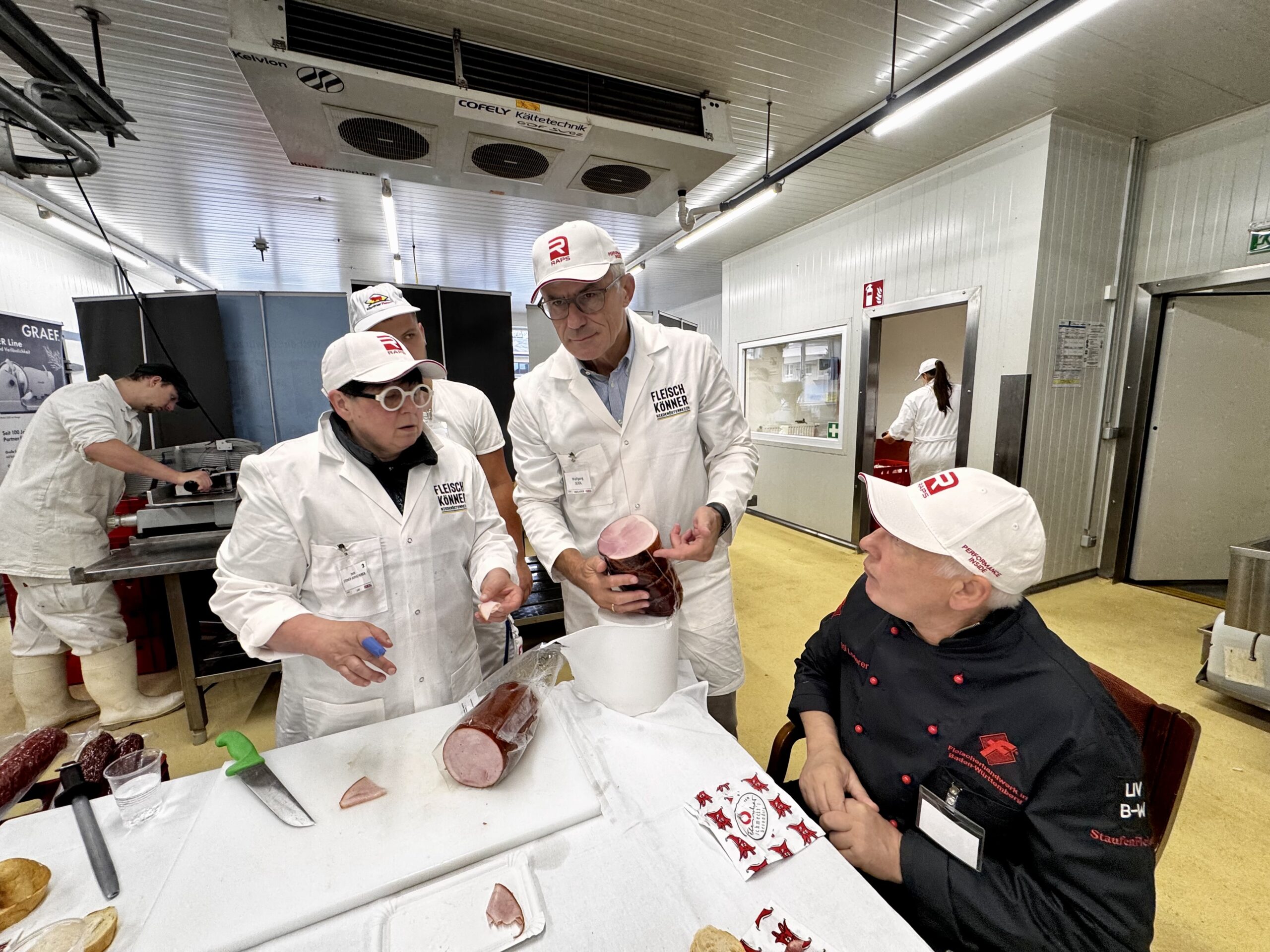 Die Oberjuroren im Gespräch: Doris ­Steiner-Bernscherer und Wolfgang Seidl. (Bild: Fleisch & Co/Braune)