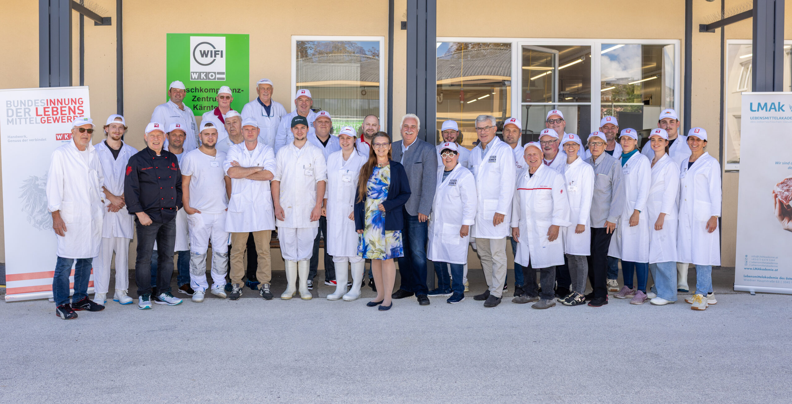 Beim 25. Internationalen Fachwettbewerb für Fleisch- und Wurstwaren in Klagenfurt traten 74 Betriebe mit 726 Produkten an. Die Jury bewertete auf höchstem Niveau – nun stehen die Sieger fest. (LMAk/Der Handler)