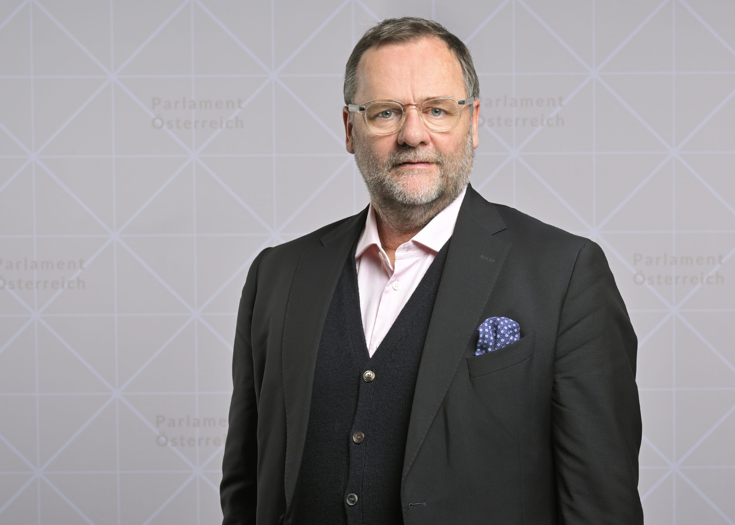 Neue Servicestelle SEDA: Weniger Bürokratie für Österreichs Betriebe