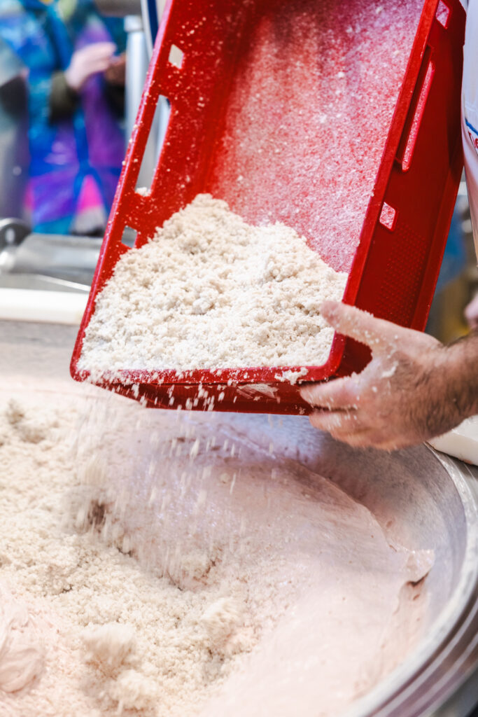 Handwerkliche Weißwurstfüllung, ein Highlight beim Koch.Campus. © Anna Stöcher