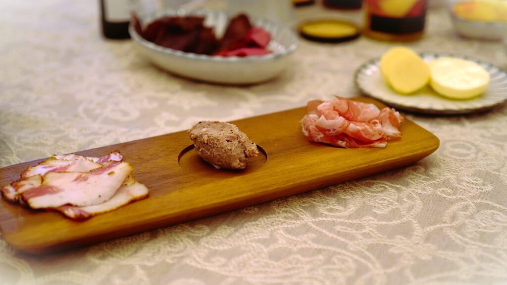 Lust auf Wurst: die Gedeckvariante von Koch Josef Floh. © Graf