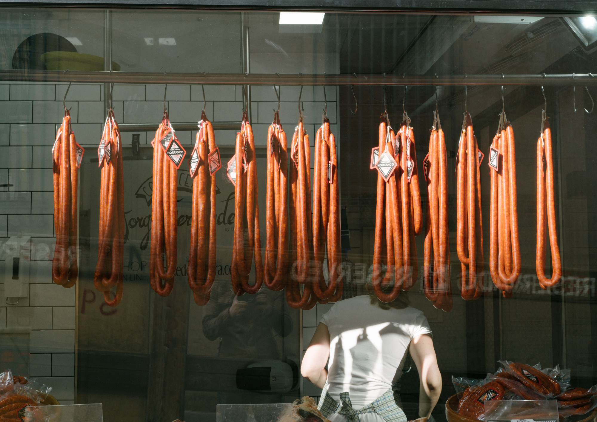 Handwerk trifft Praxis: Lebensmittelakademie zeigte moderne Wurstherstellung