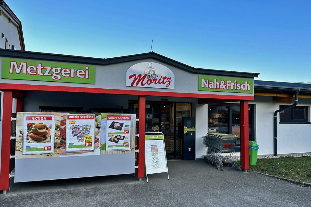 Hybrid erfolgreich: Der Nah-&-Frisch-Markt mit integrierter Metzgerei in Nußdorf am Attersee. © AnyStore GmbH