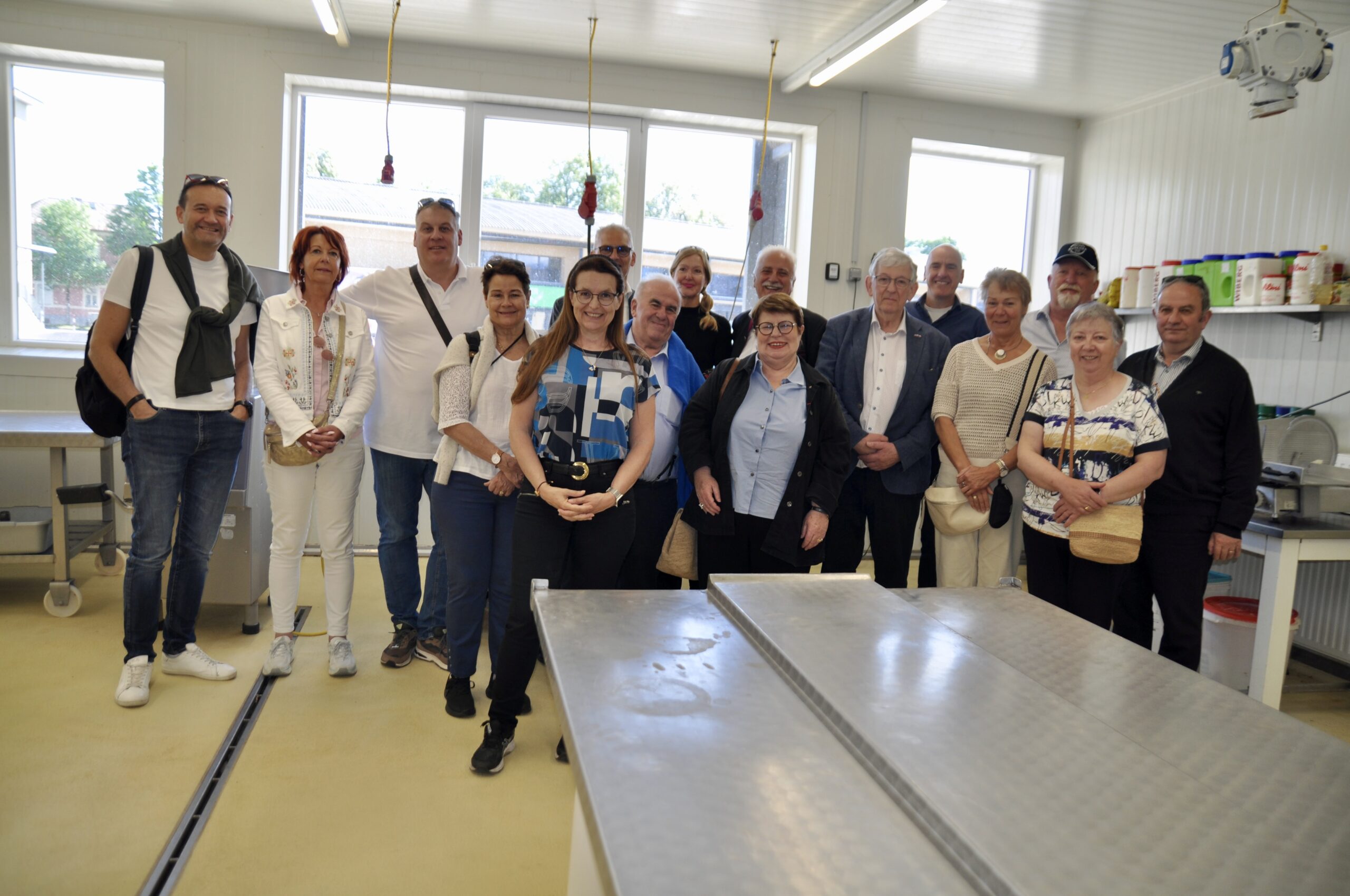 Die IBC-Delegation zu Gast in der Lehrwerkstätte des Kärntner Fleischergewerbes. Bild: Johannes Rottensteiner