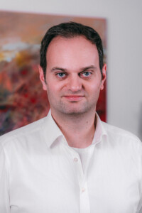 Jan Schummers, Senior Software Engineer bei Winweb, entwickelte die KI-basierte Absatzprognose für Filialbetriebe. © Patricia Heck