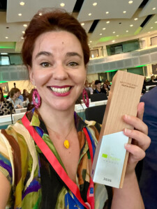 Julia Zotter mit dem EU Organic Award 2026. © Zotter