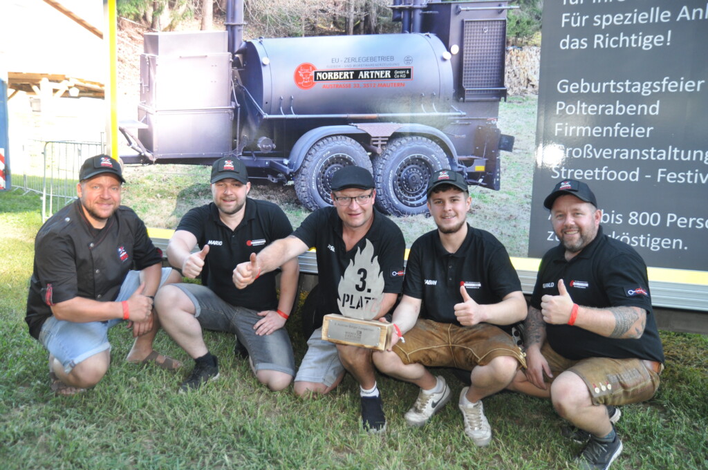 Fleischerteam aus Mautern (v. r.): Fleischermeister Gerald Macher mit Sohn Fabian, Josef Geitzenauer, Mario Mitter und Fleischermeister Florian Winkler aus Krems.© HaRo