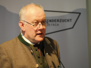 Thomas Schweigl, Obmann der Rinderzucht Austria, sieht ZuchtData als wichtigen Motor für Datenqualität, Zuchtwertschätzung und Digitalisierung in der heimischen Rinderzucht. © Steininger