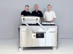 Freuen sich über die Zusammenarbeit: Tihomir Markic (Kundendienst), Helmut Kottinger (Vertrieb) und Alexander G. Reisecker Geschäftsführer von TechForum (v.l.)