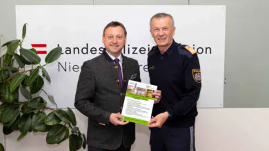 Obmann Abg.z.NR ÖkR Mst. Johann Höfinger, MBA und Landespolizeidirektor Franz Popp, BA MA (Bild: )